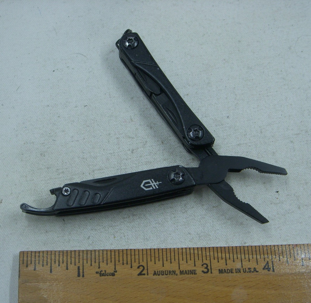 Gerber Dime 4660524D1 Black 11 Function Multi Tool