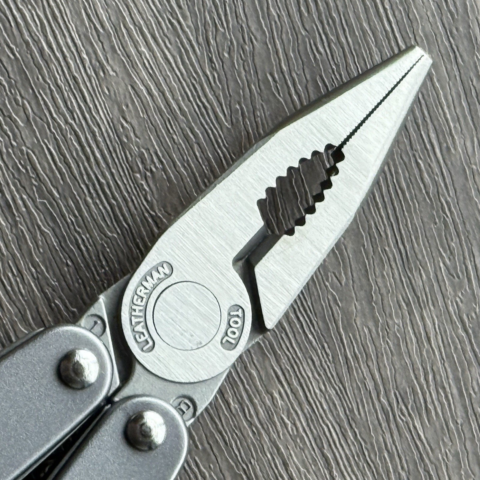 Leatherman Juice C2 Storm Gray. New In Gift Tin Box