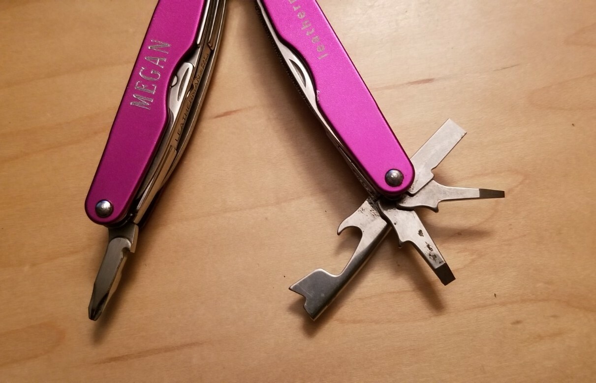 RARE Leatherman Juice XE6 Purple Thunder Original Sheath – Great Condition T86