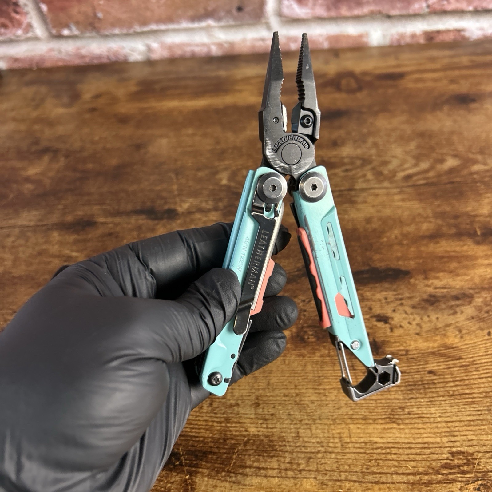 Leatherman SIGNAL Multi-Tool With Sheath, 19 Tools – Blue (832739)