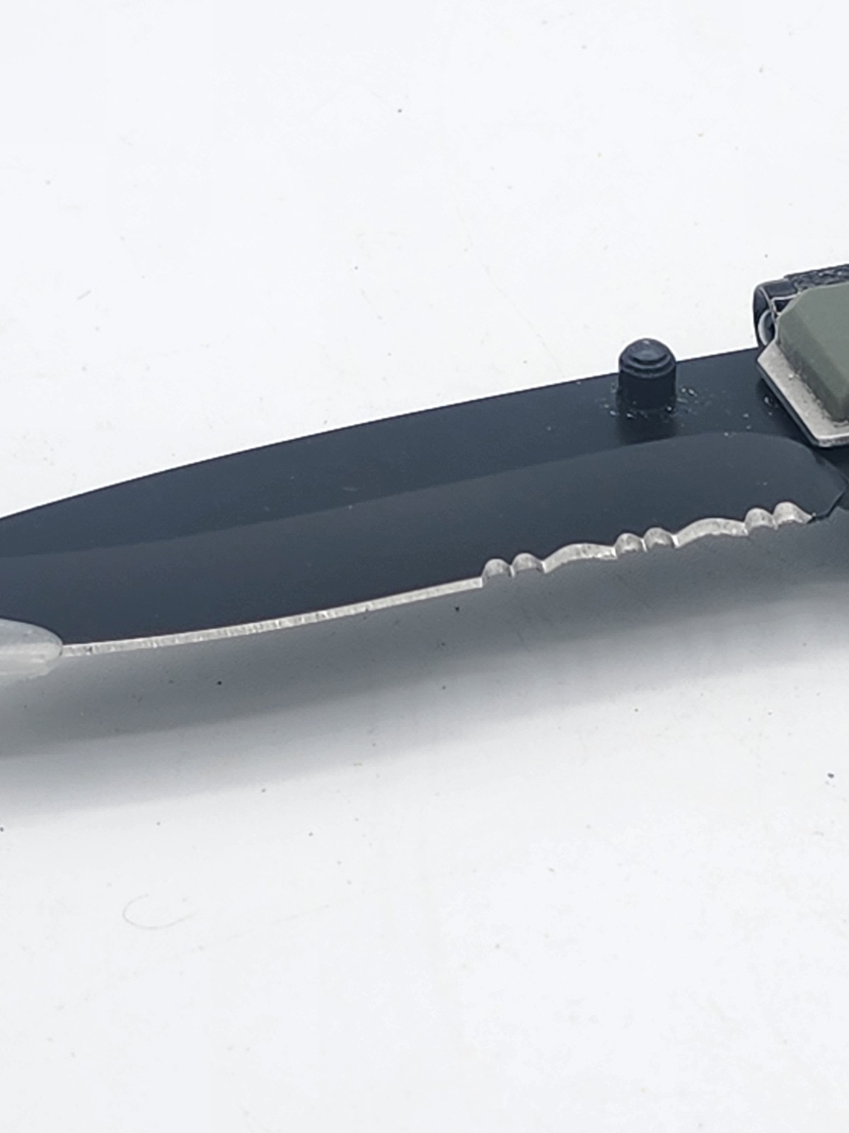 Ozark Trail 6 In 1 Multi Tool Lock Blade Knife Cord Cutter Bottle Opener