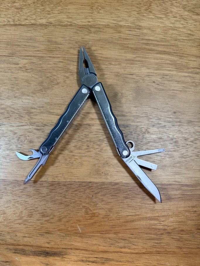 Discontinued Leatherman Kick Multi-Tool Stainless Steel Pocket Tool Knife 2008