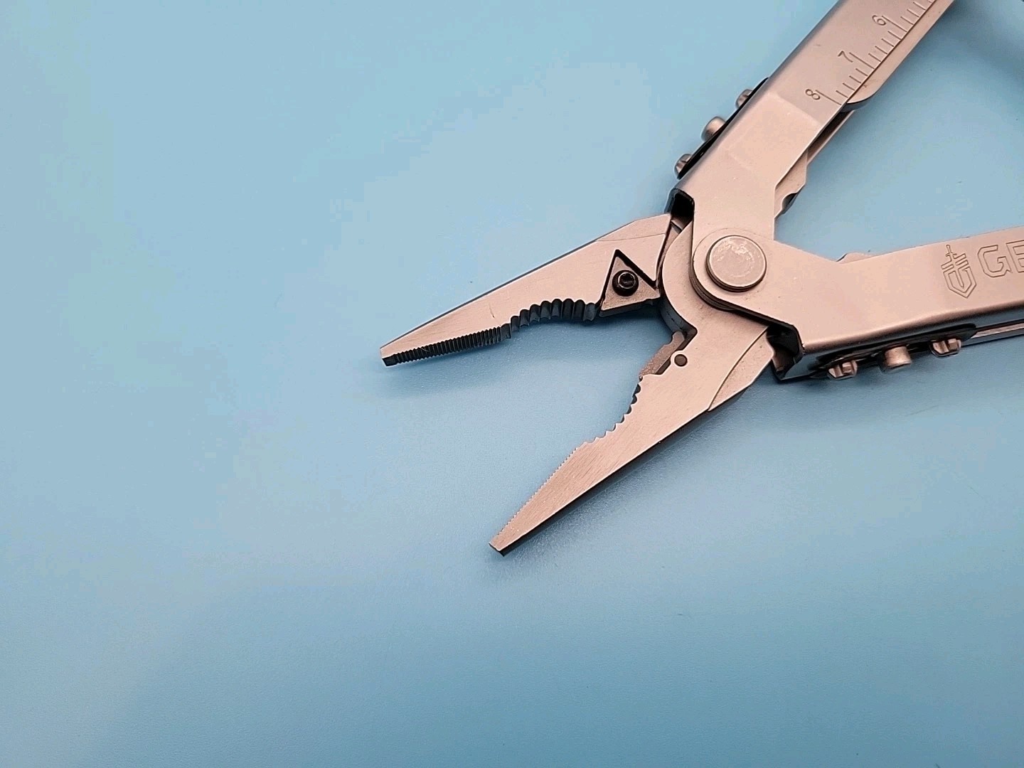 Gerber MP600 Multiplier Multi-Tool – Silver – Needle Nose Carbide Cutter Pliers