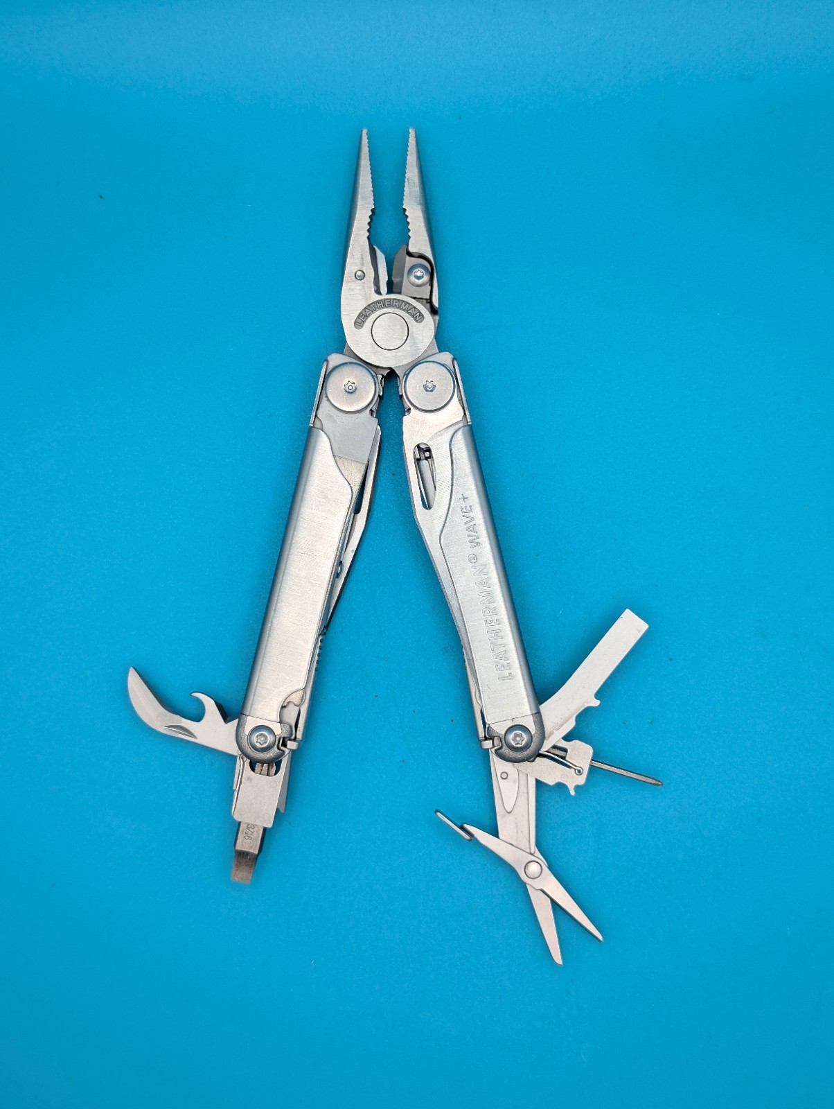 Leatherman Wave Plus + Multi-Tool! FAST SHIPPING! WITH SHEATH!