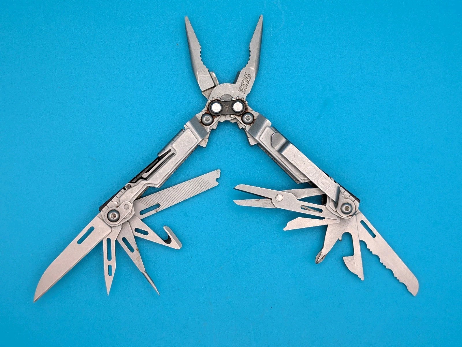 SOG PowerPint Tool Compact Lightweight Silver Multi-Tool!