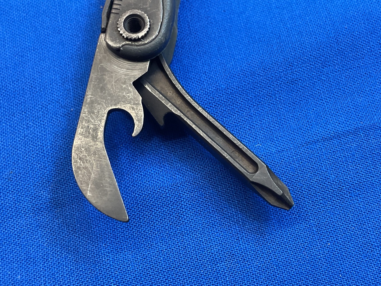 Leatherman Kick Black Oxide Multi-Tool Knife Plier 2012 Date code