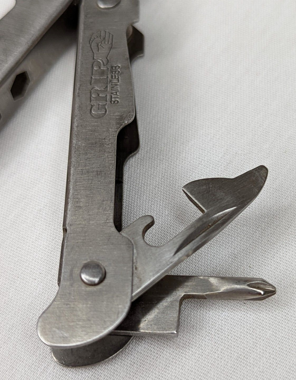 Grip Stainless Multi Tool Pliers, Knife, Bottle Opener, Philips Screwdriver