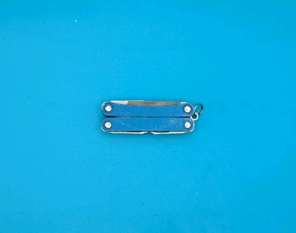 Leatherman SQUIRT PS4 Multi-Tool With Pliers Scissors Knife BLUE!