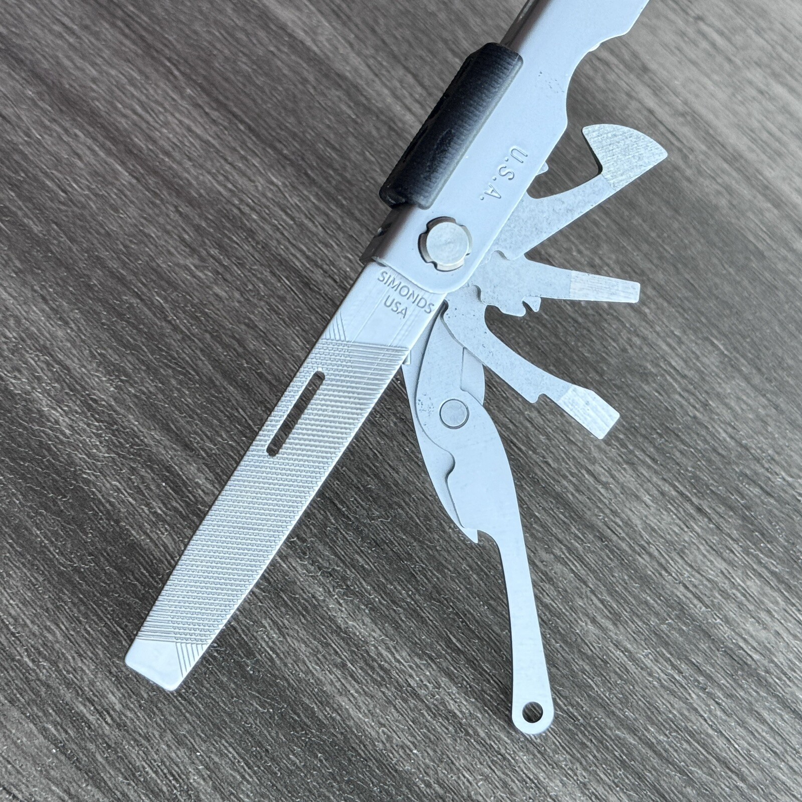 Special edition Gerber MP600 Deluxe Multi-Plier w/sheath and Tool Kit/Bit Kit
