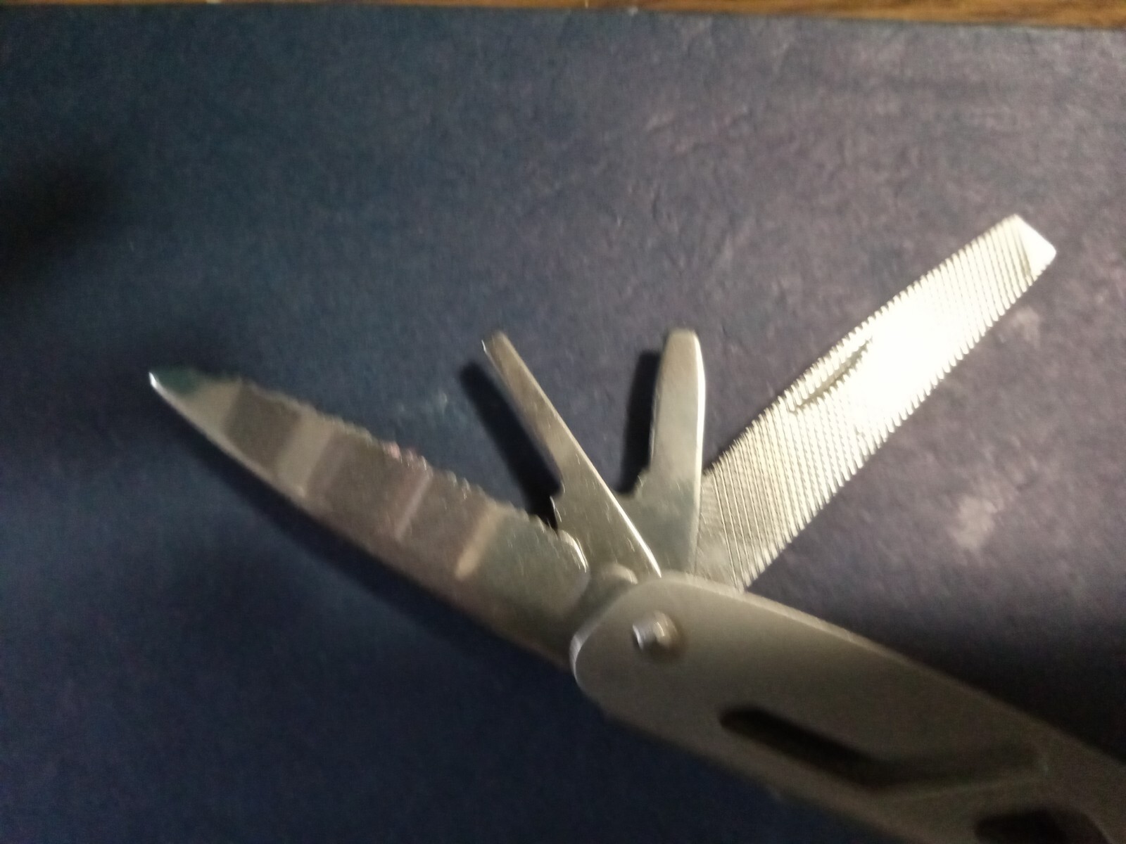 9 Multi Utility Tool No brand name. no scratches, excellent condition