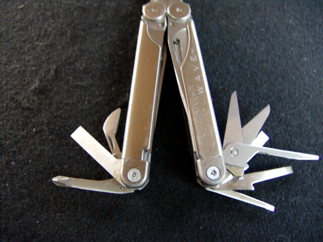 LEATHERMAN WAVE ORIGINAL-RETIRED-07-01-w/CUSTOM WAVE LEATHERMAN CASE-EXCELLENT