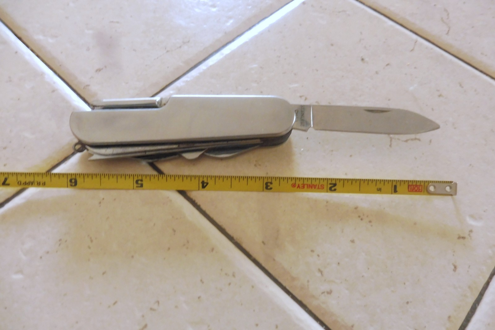 UNBRANDED 11 FUNCTION MULTI-TOOL / STAINLESS STEEL