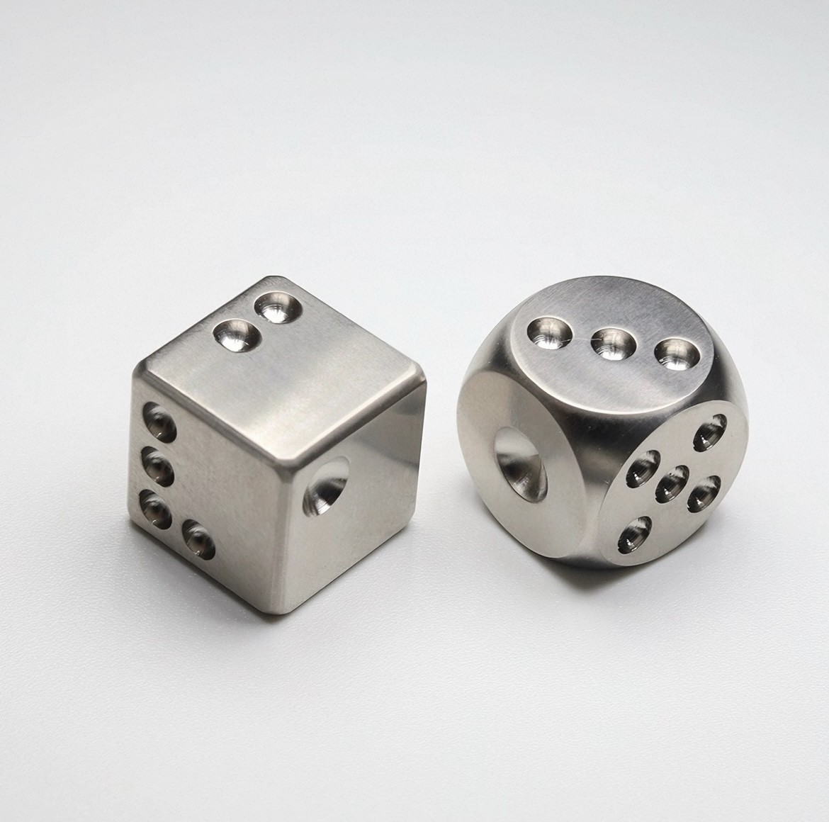 Solid TC4 Titanium Alloy Creative Dice EDC Toy KTV Entertainment Non Fade Gift