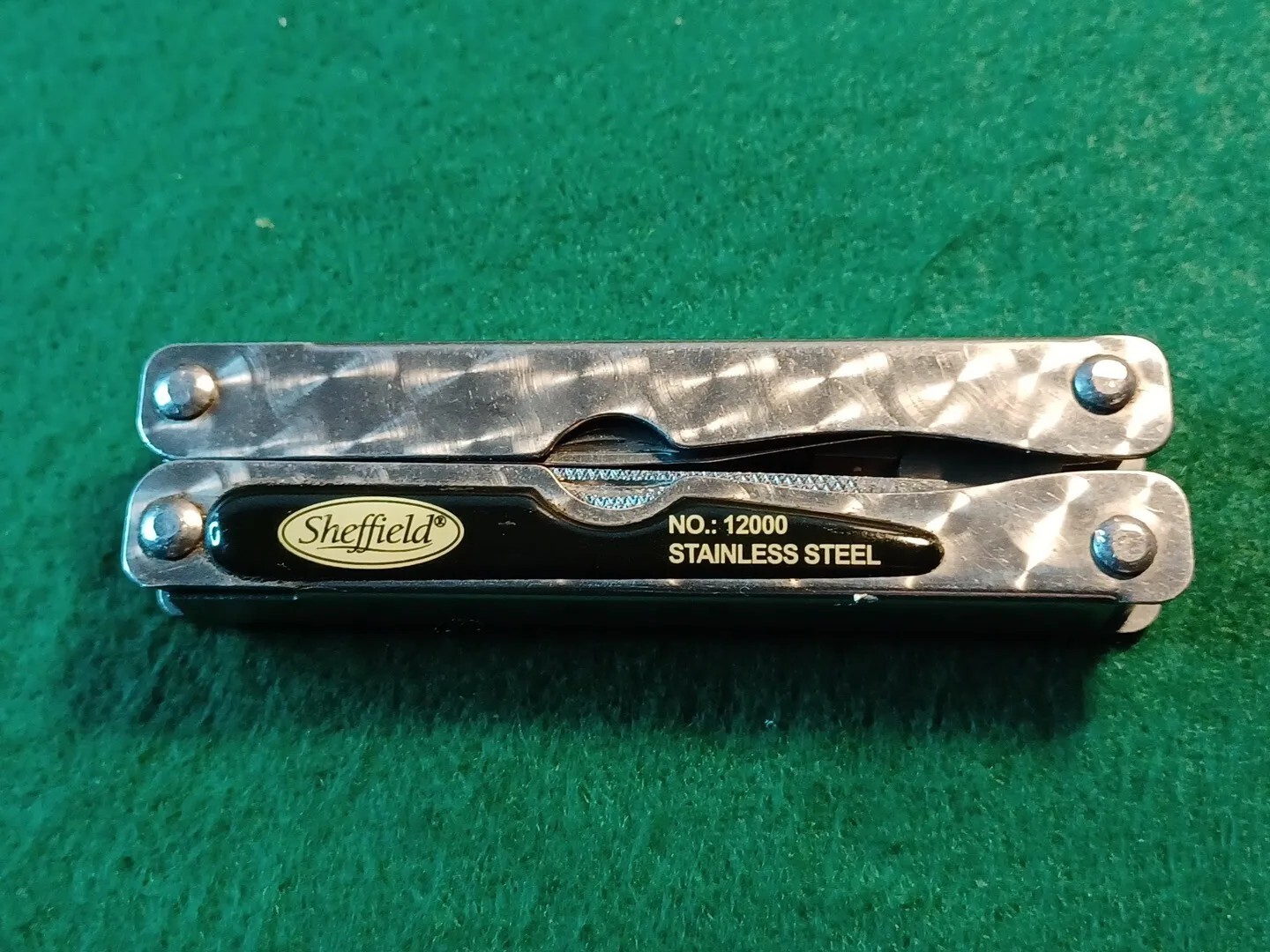 Sheffield no: 12000, 12 In 1 Multi tool
