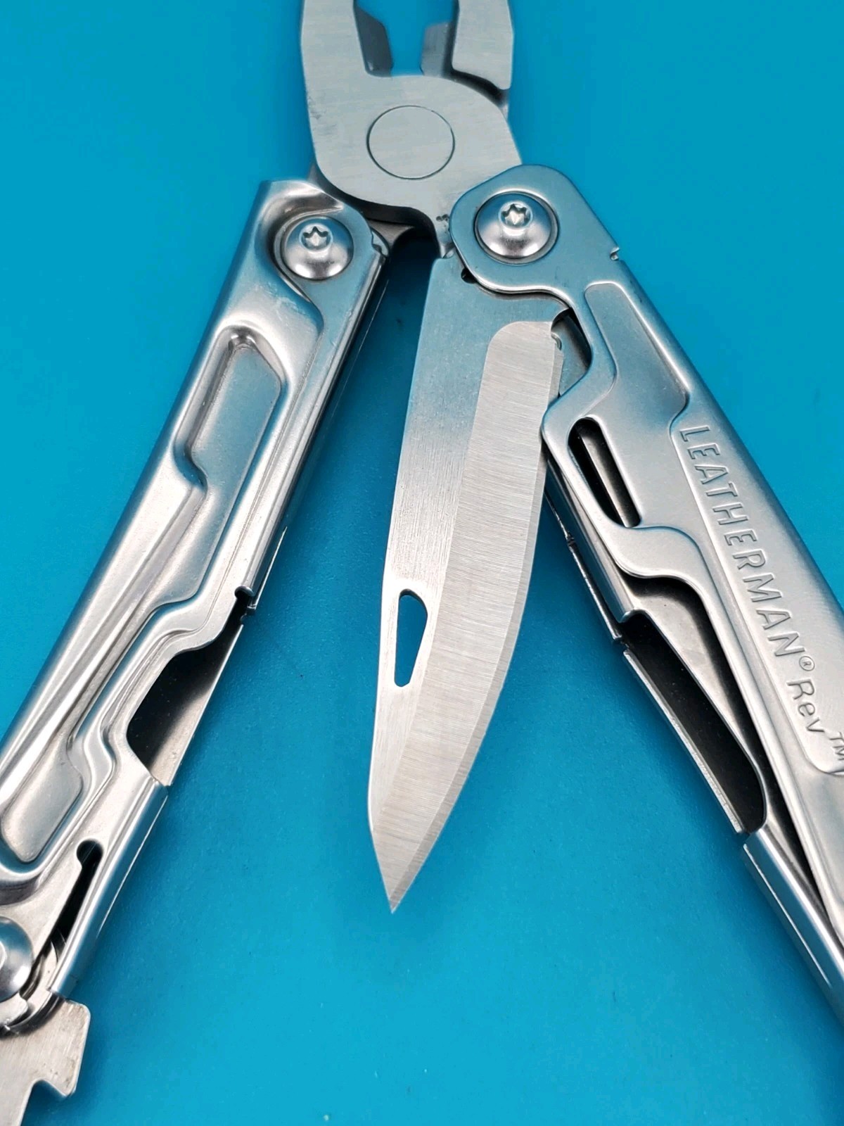 Leatherman Rev 3.8″ Multi-Tool, Stainless!