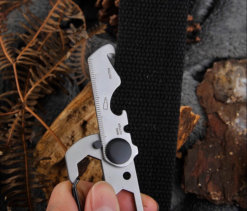 Multi Function Purpose Keyring Keychain Escape Tool Wrench Key Ring Chain Travel
