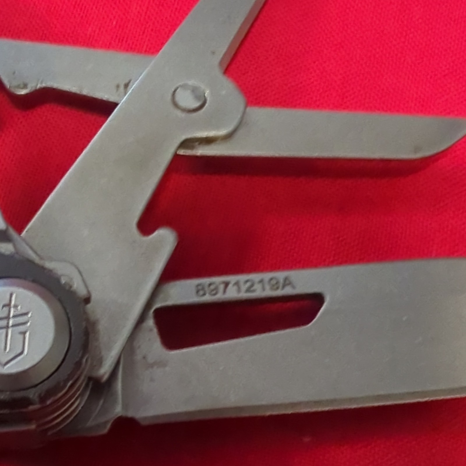Gerber Silver 4-Tool Multi-Tool, Knife, Scissors, Hex Driver, Awl, 3″ Blade