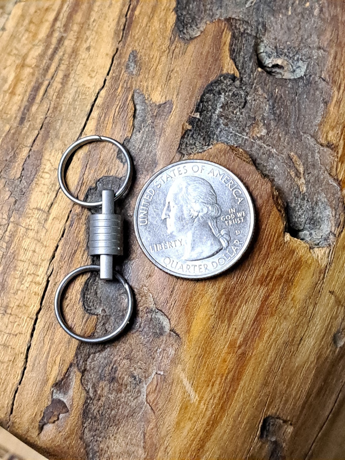 Pro Mini Series Titanium Swivel With 15mm Titanium Keyrings