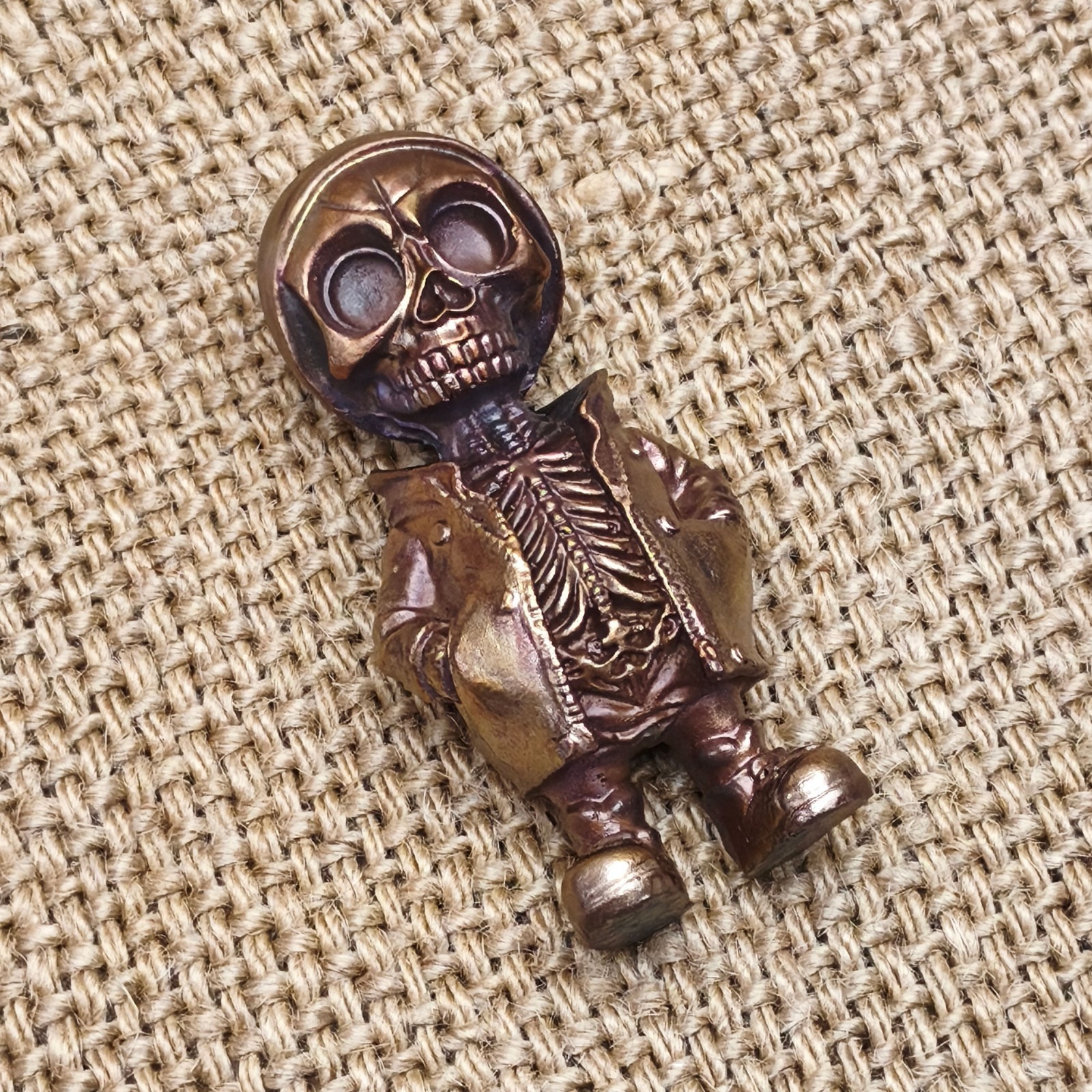 Purple copper cape skeleton death skull Gator ornament Solid handcraft statue