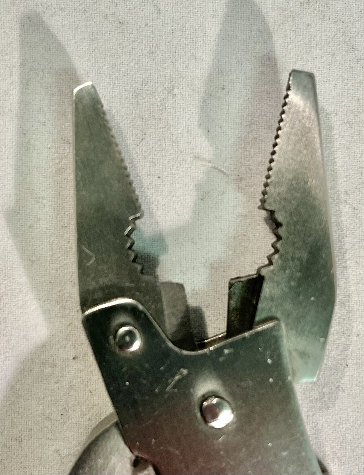 Unique Heritage Multitool W/case (Pliers, Blade, Opener, Saw, Wire Cutter)