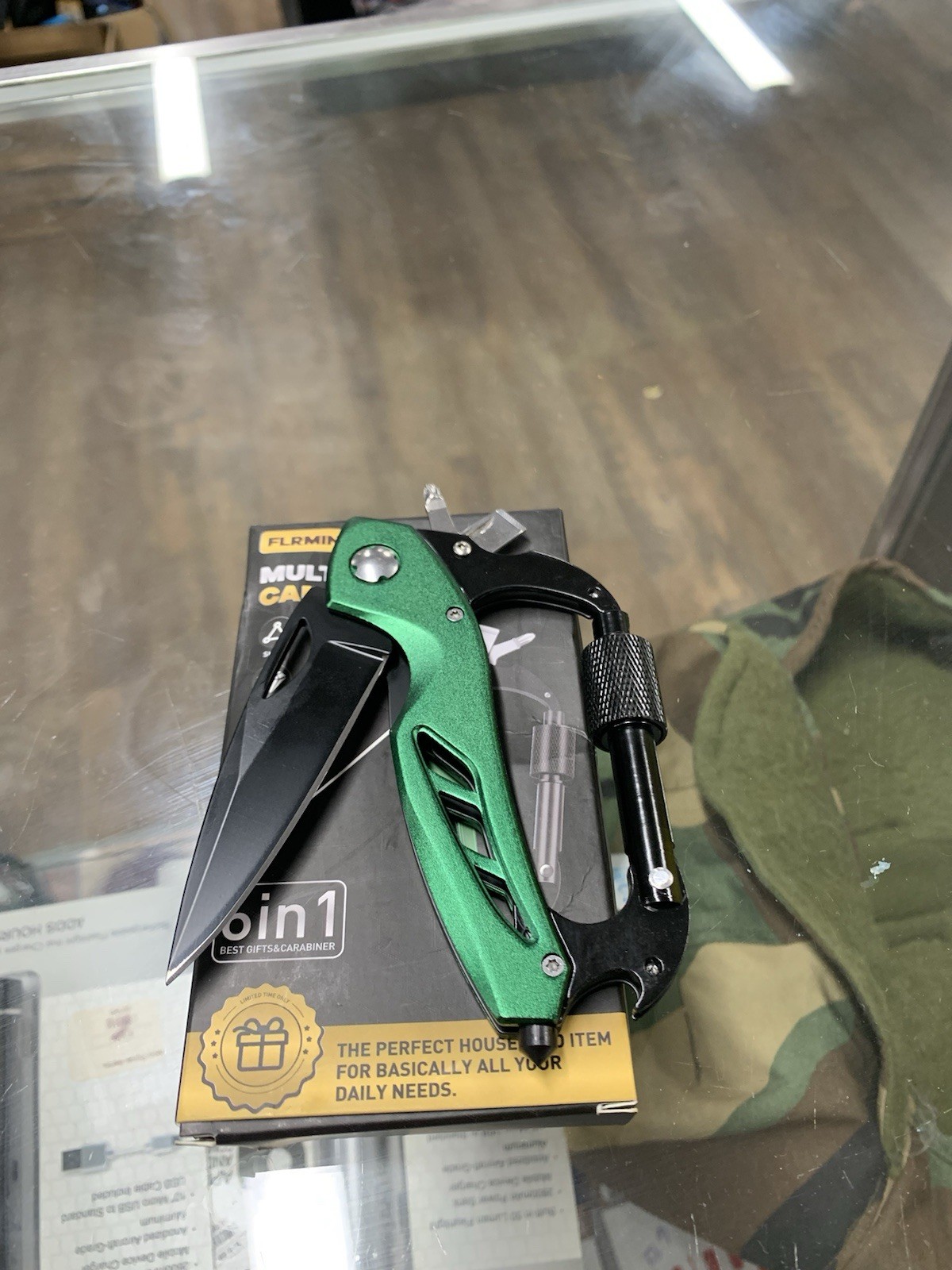 6 IN 1 Multitool Carabiner Outdoor Survival Multi Tool