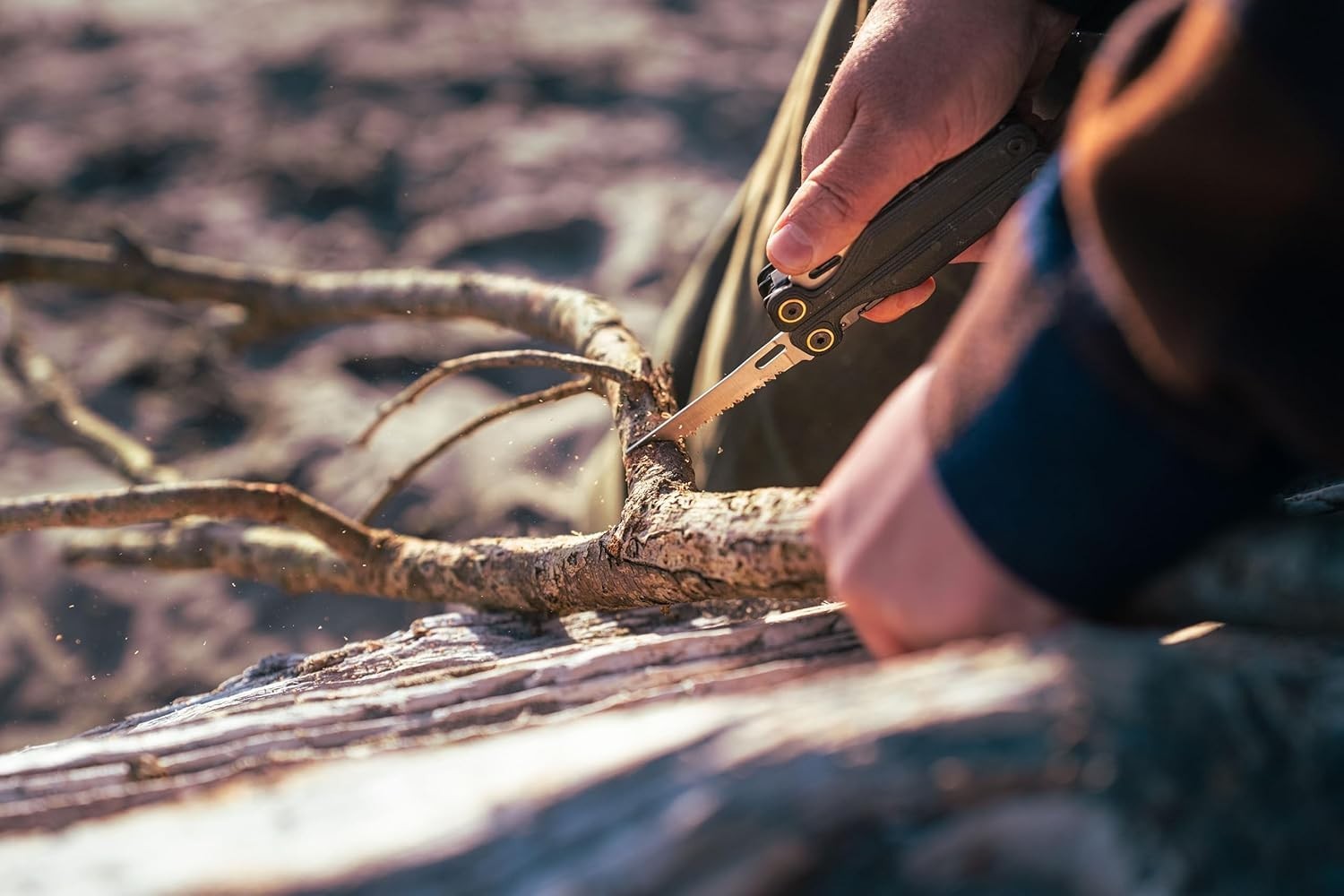 Outdoor Adventure Multi Tool – Leatherman Wave Alpha 16-in-1 MagnaCut