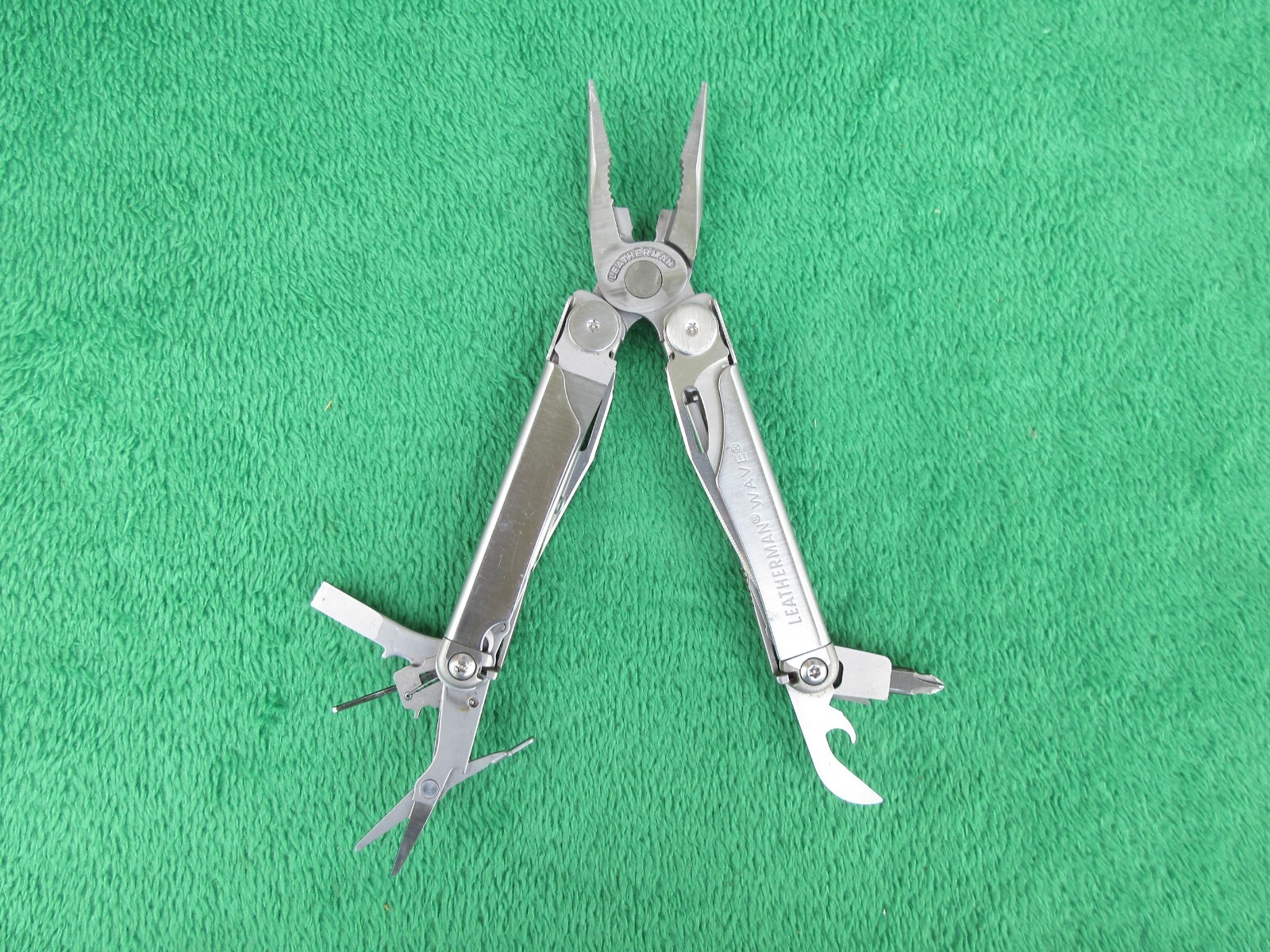 Leatherman Wave Multi Tool Folding Knife w/ Sheath #240