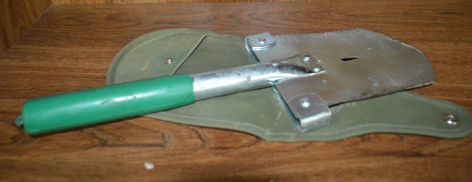 Vintage Multi-Use Camping Shovel Nail Puller Hatchet Saw Bottle Opener Hammer Wr