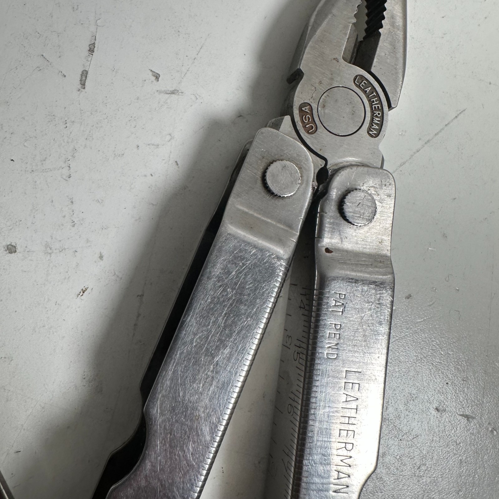 Leatherman Super Tool Silver Compact Plier Outdoor Multi-Tool USA Made