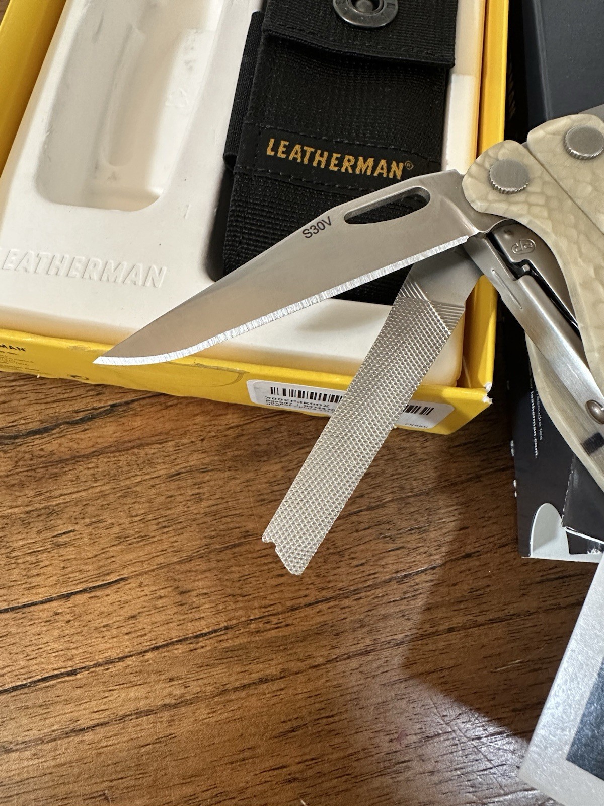 Leatherman Charge TTi, Custom Hand Made G10 White Juma Dragon Scales, S30V