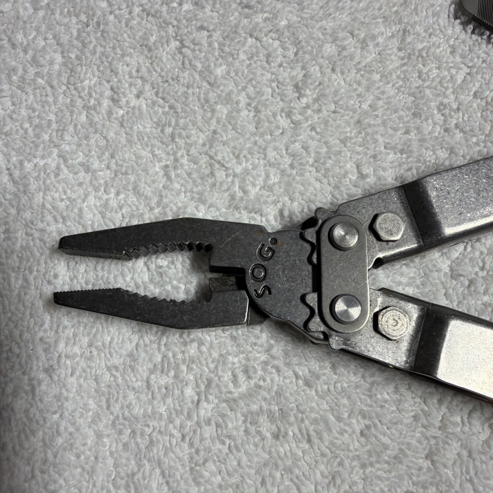 Sog Power Lock Pliers Multi Tool 13 Tools With Case Knife Saw