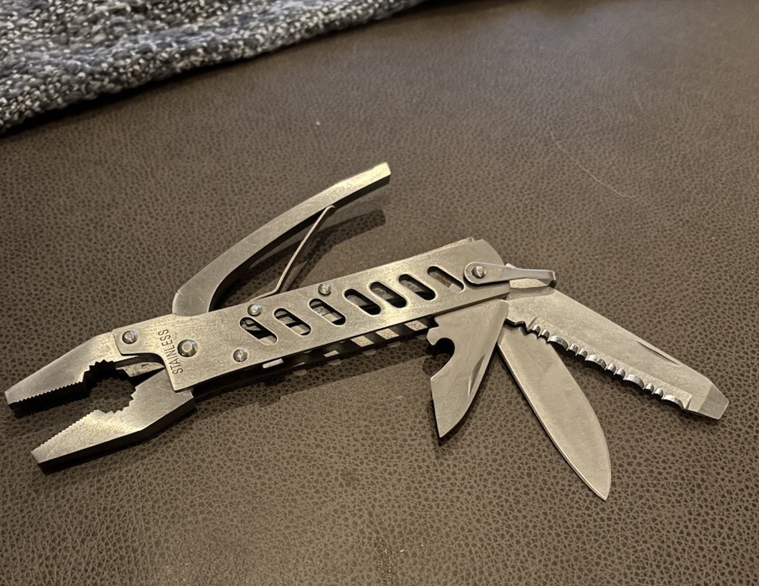 Stainless Steel Multi tool & Sheath 6 Tools Pliers Knife File Philips Flat Head