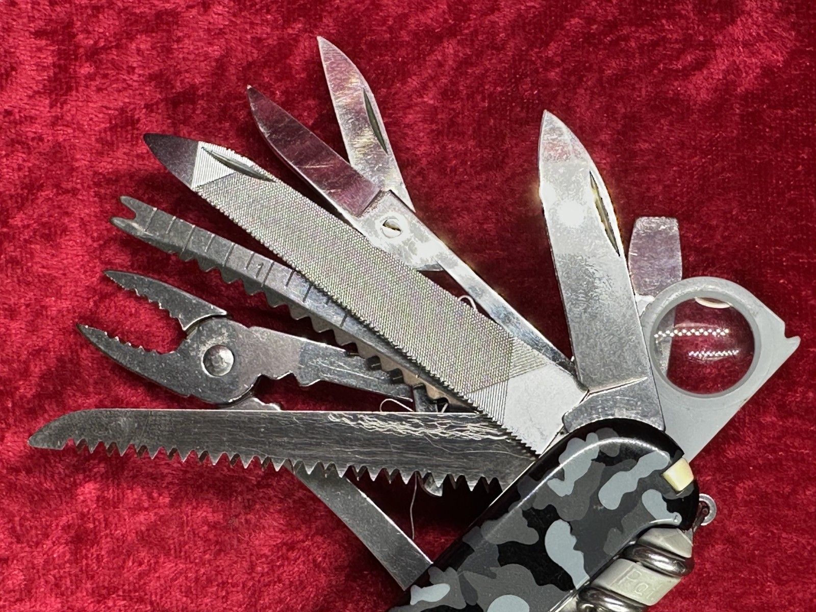 Victorinox SwissChamp Navy Camo Swiss Army Knife 91mm 21 Tool 8 Layer (684)