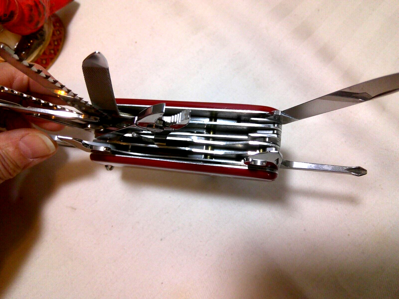VICTORINOX SWISS MADE STAINLESS OFFICIER SUISSE MULTITOOL KNIFE 21 TOOLS