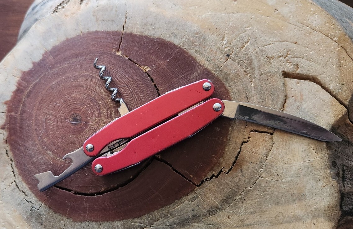 leatherman juice C2 Multi Tool Inferno Red Retired Vintage Preowned Made – W87