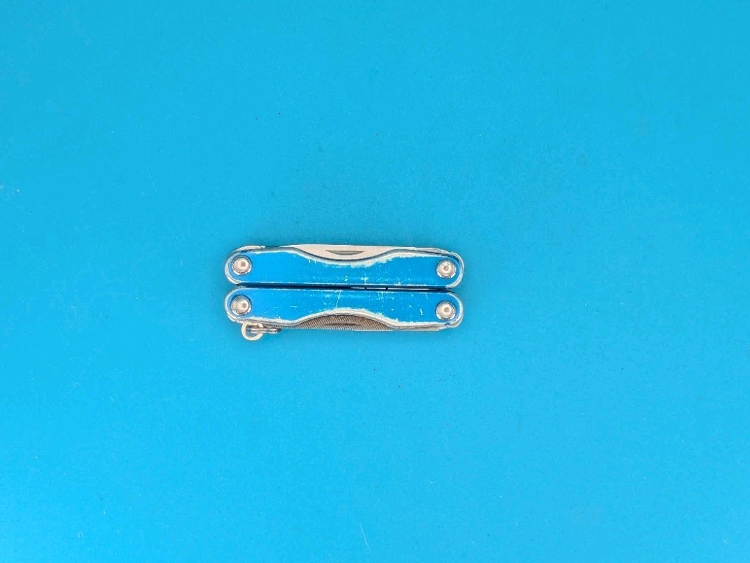 Leatherman Squirt P4 Multi-Tool, Key Ring, Retired, BLUE!