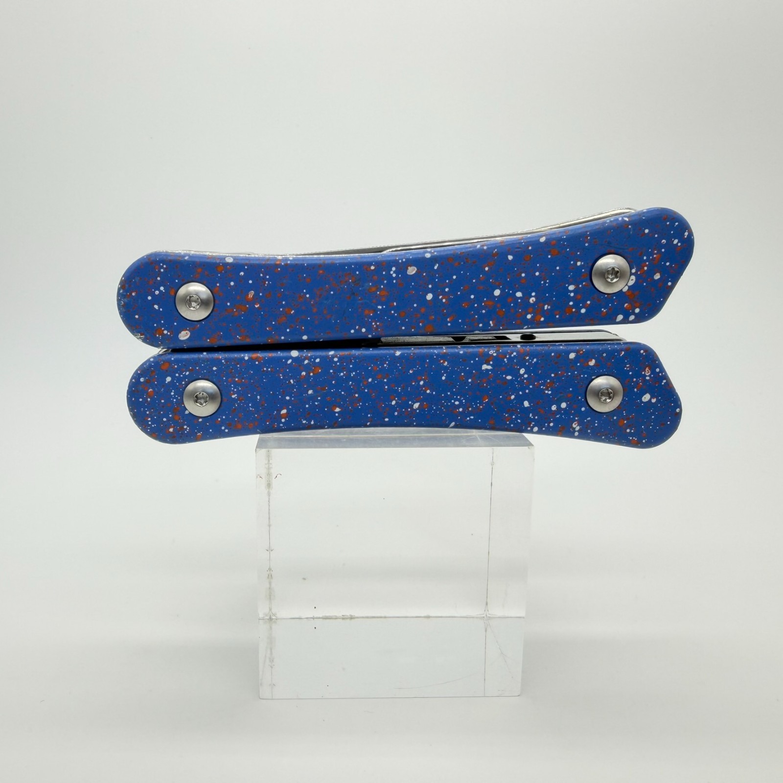 Gentlemen’s Hardware Wilderness Multi-Tool Blue Speckle 12-in-1 EDC Camping