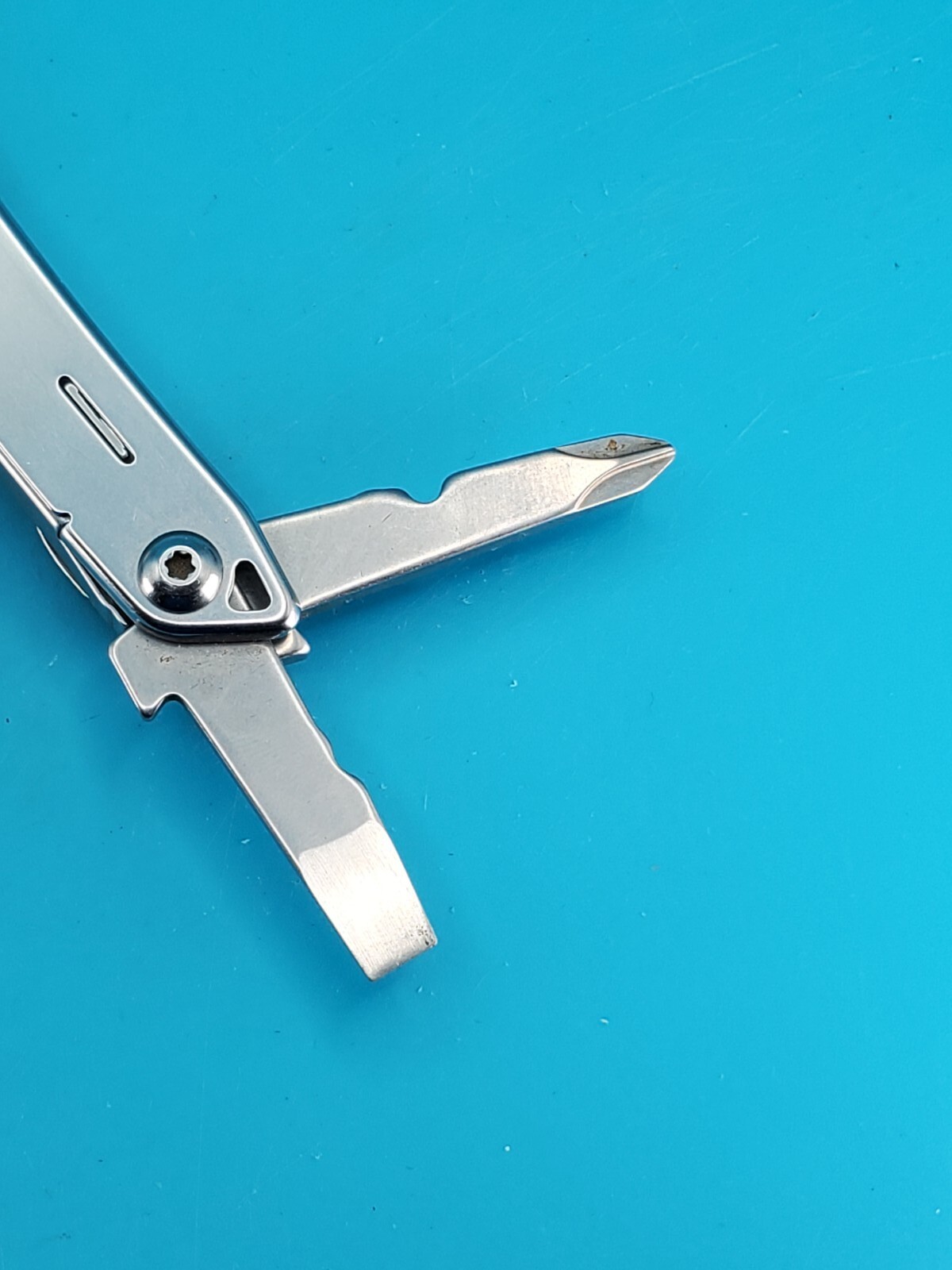 LEATHERMAN WINGMAN MULTI-TOOL! WITH SHEATH! FREE SHIPPING! NICE!