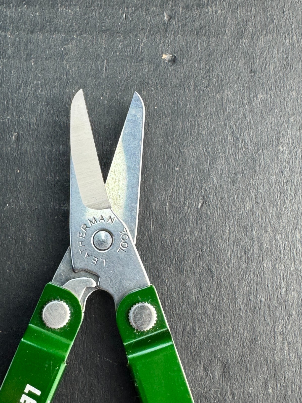 Leatherman Micra 10 in 1 Multitool Anodized Aluminum – Green