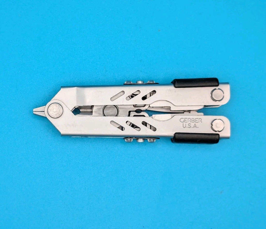 Gerber MP400 Compact Multitool Stainless Steel! With Sheath!