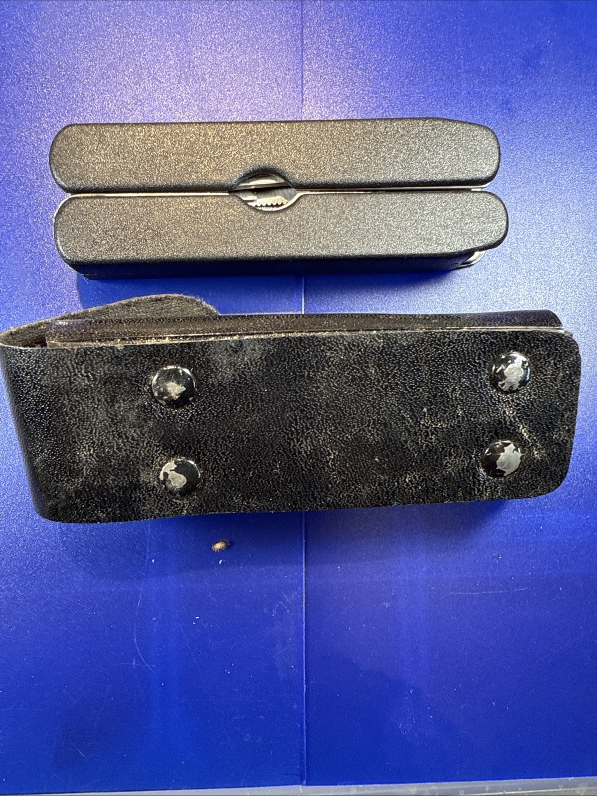 Alltrade Stainless Steel Multi-Tool 9 Tools With Belt Slide Case Black 4 1/2″