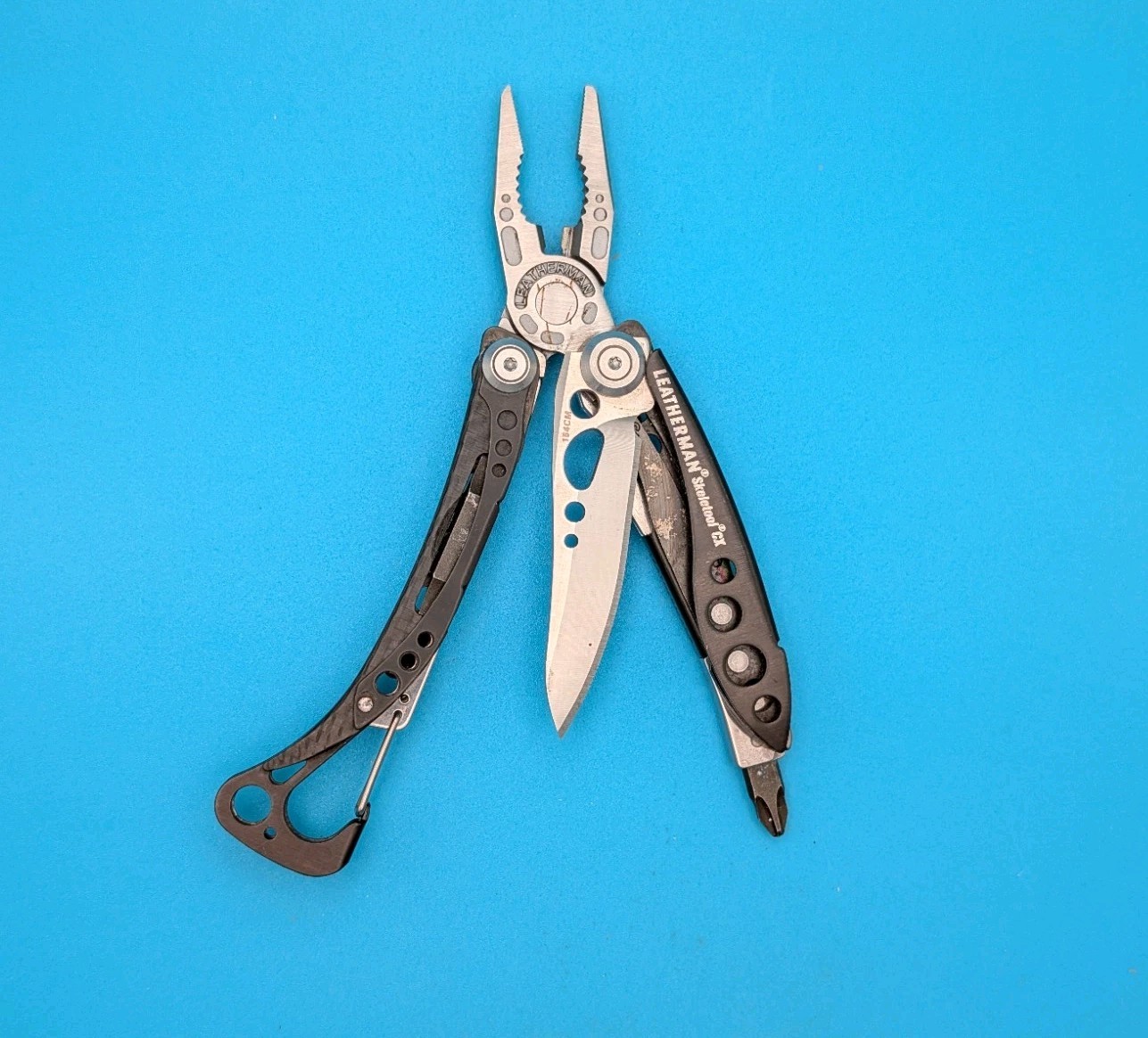 Leatherman Skeletool CX Multitool Plain Edge Knife!