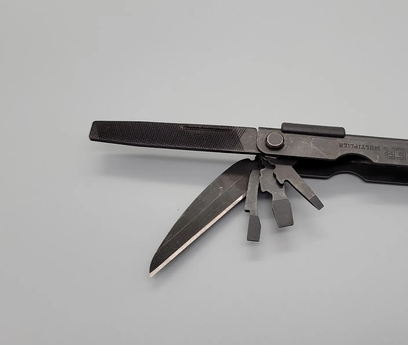 Gerber Multiplier MP600 Multi-Tool Black Needle Nose Pliers w/ Carbide Cutters