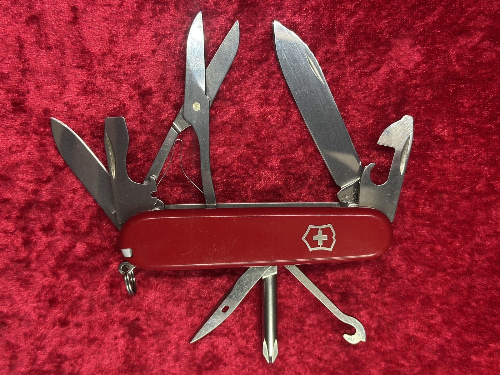 Victorinox Super Tinker Red Swiss Army Knife 11 Tool 3 Layer Random Pick (186)