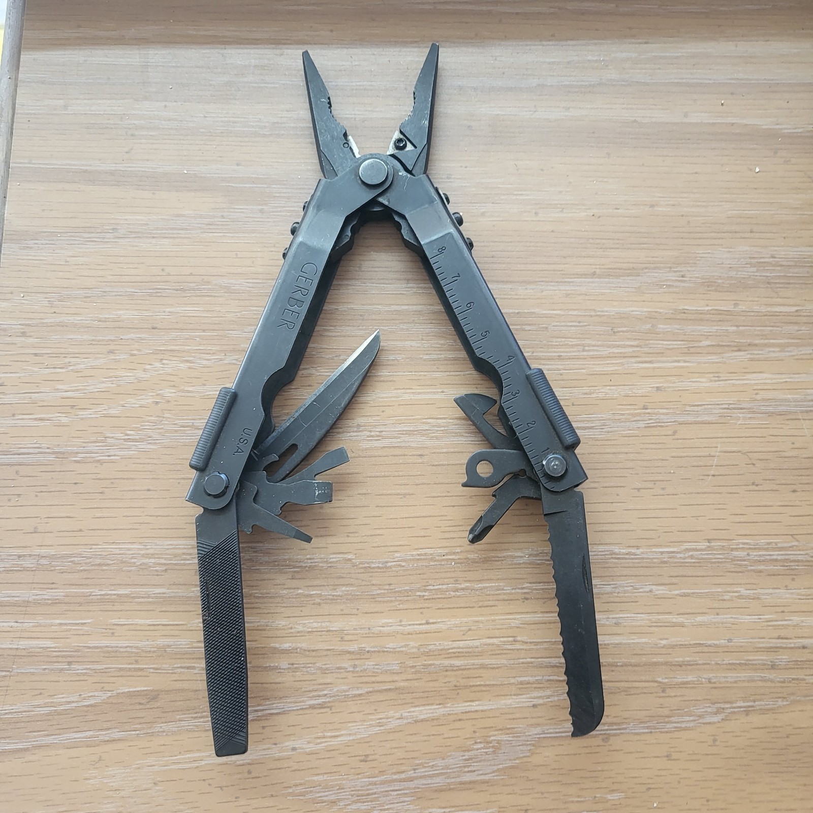 Gerber MP600 Multi‑Tool lack Oxide Finish