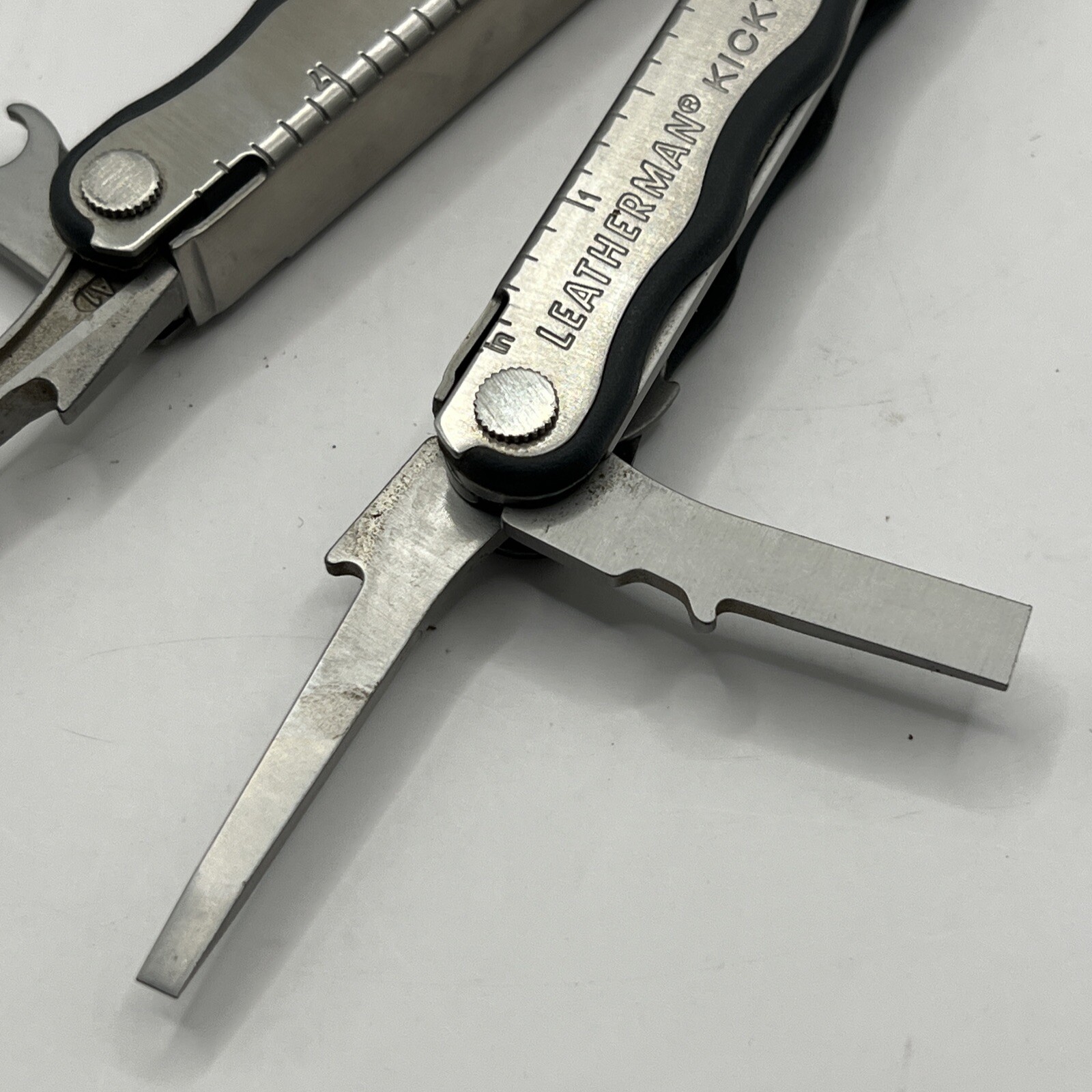 Leatherman Kick Multi-ToolbKnifebPliersvRetired Collectible Leather Sheath Used