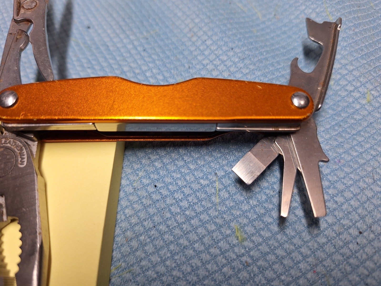 1 Leatherman ORANGE S2 JUICE Multi Tool FISHING LOC G2