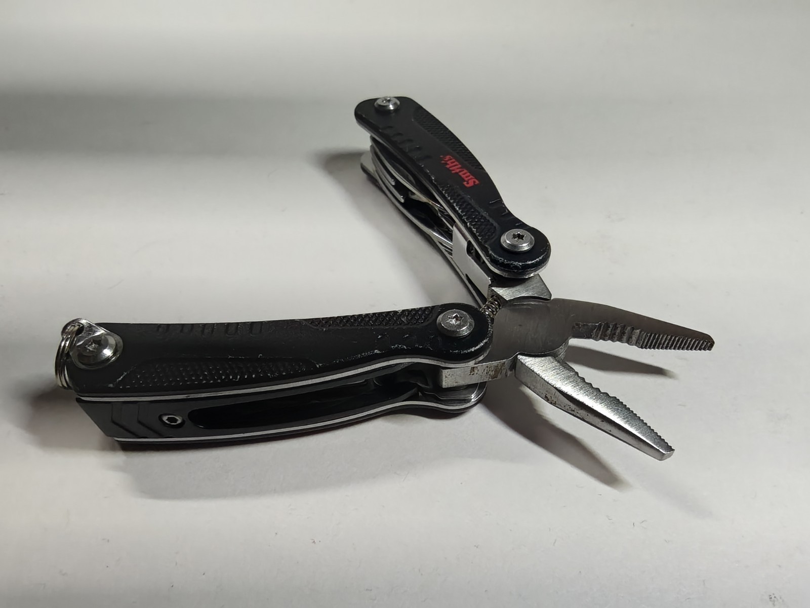 Smith’s & Trades Pro Multi Tool Lot of 2 – Pliers Knife Screwdriver EDC