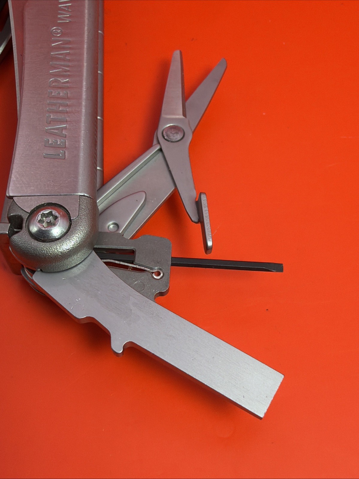 LEATHERMAN WAVE+ Plus Silver 18 Multi-Tool USA- Excellent Condition