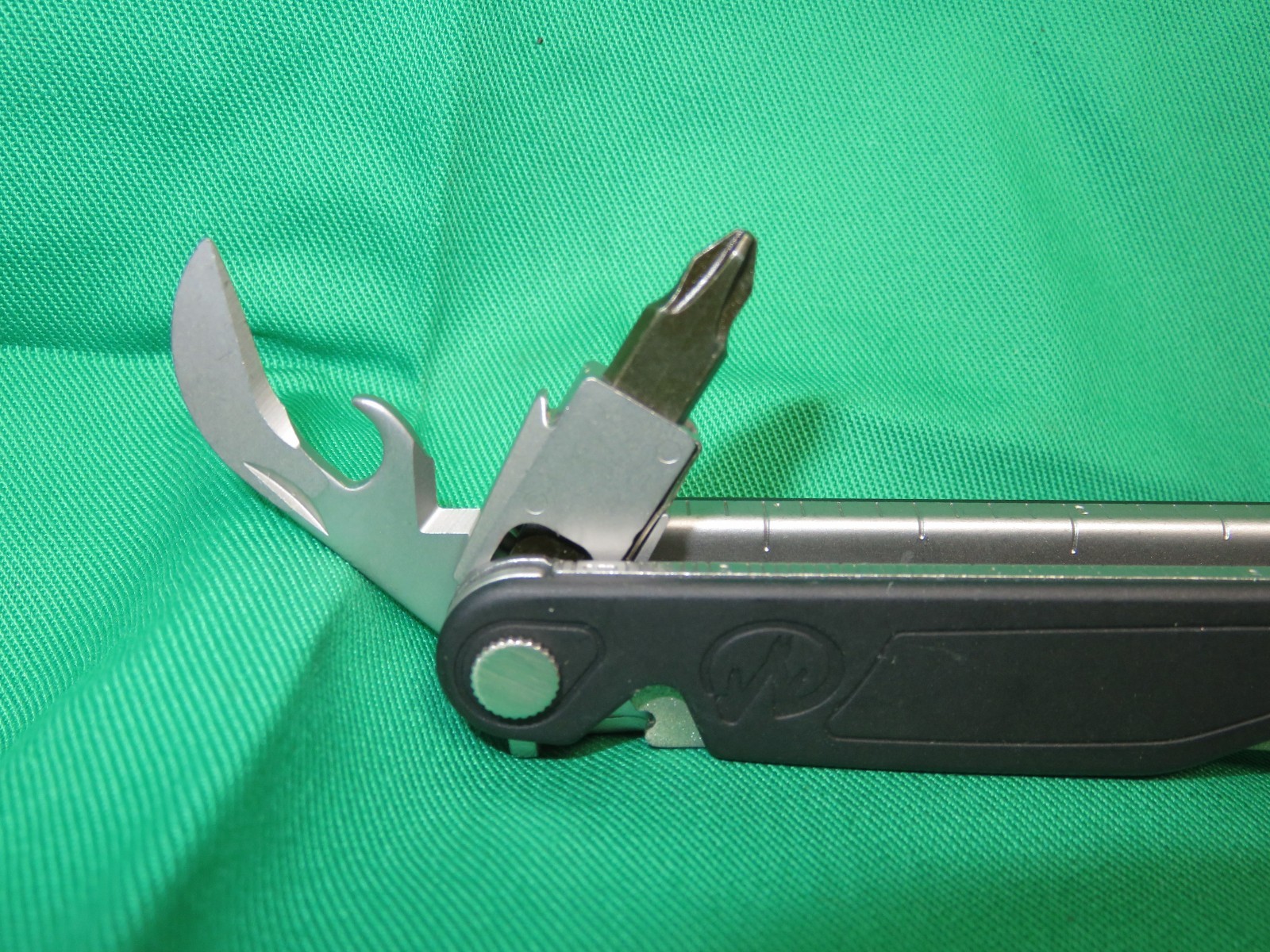 Leatherman Charge AL Multi-Tool 830662 W/ Sheath & Bit Kit (a) – NEW